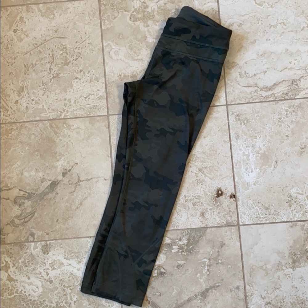 Lululemon run inspire crops size 4